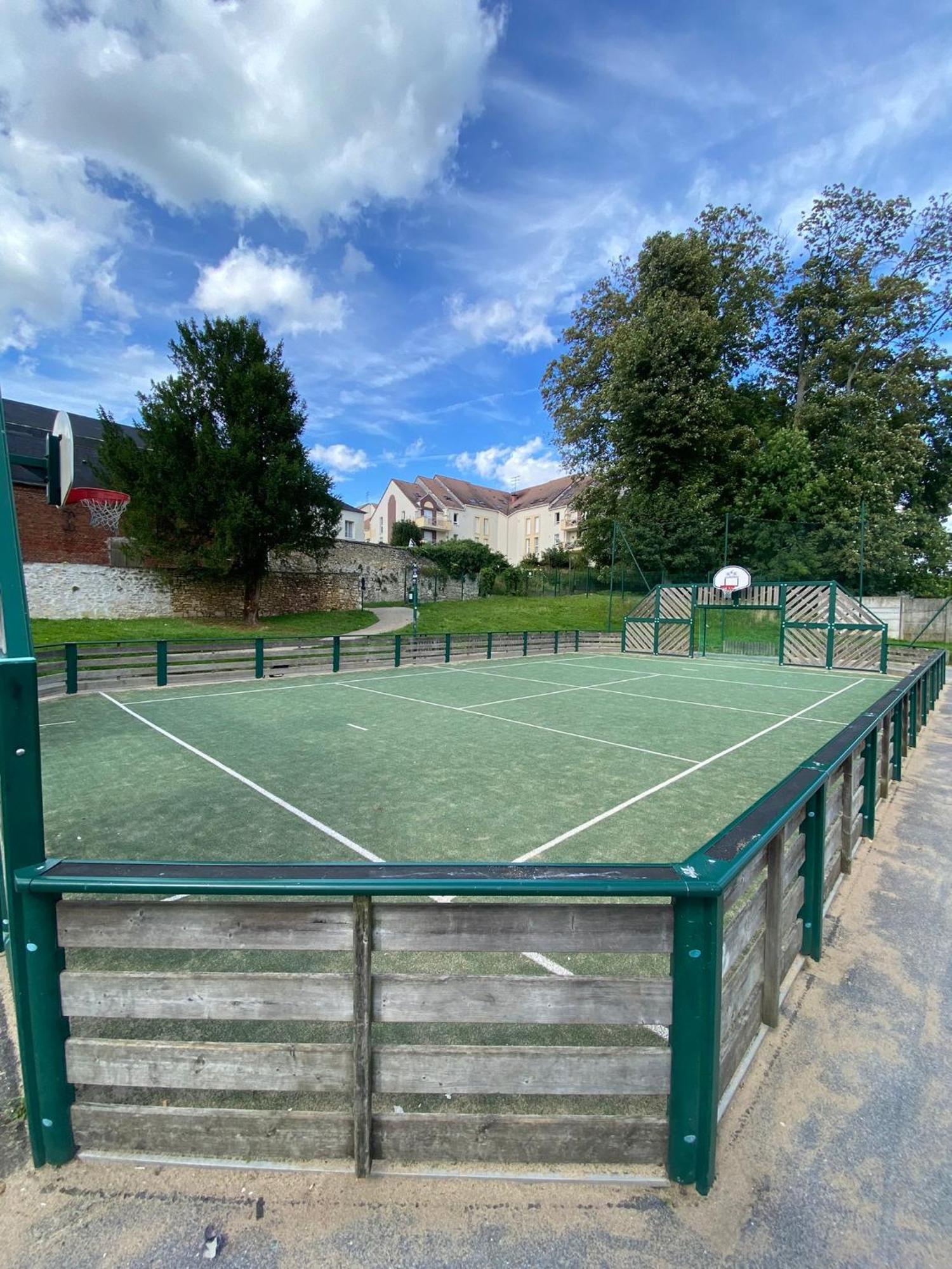 Apartment Le Cocon Forestier - Proche Aeroport Beauvais, Chantilly, Foret De Hez-froidmont, Parking Public Gratuit, Wifi & Netflix Clermont (Oise)